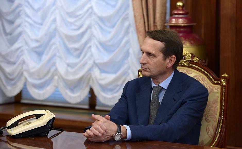 Президент Узбекистана принял директора службы внешней разведки России