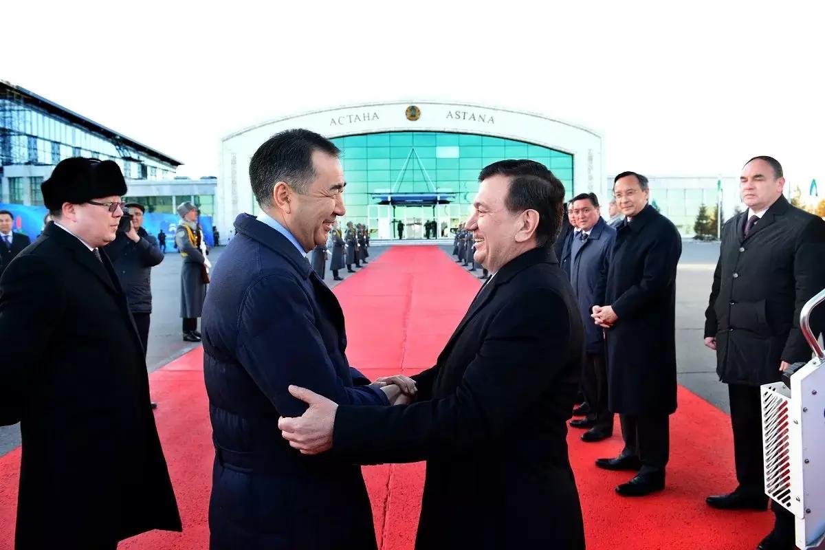 Президент Узбекистана прибыл в Астану с государственным визитом