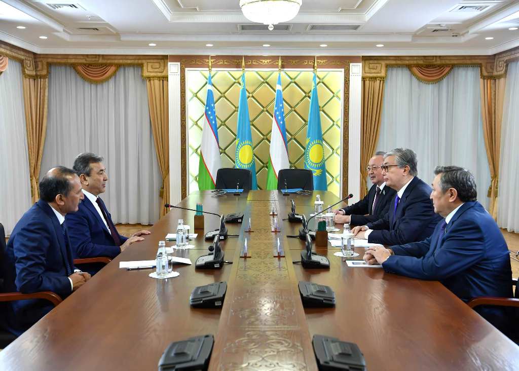 Парламенты Узбекистана и Казахстана подписали документ о сотрудничестве