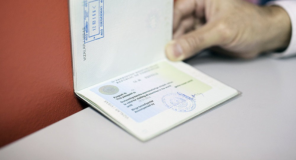 Президент Узбекистана поручил внести предложения по введению заграничного паспорта