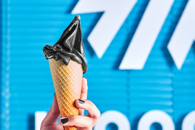 Съедобно-несъедобно: из чего делают чёрное мороженое? Разбираемся вместе с Moscow ice cream