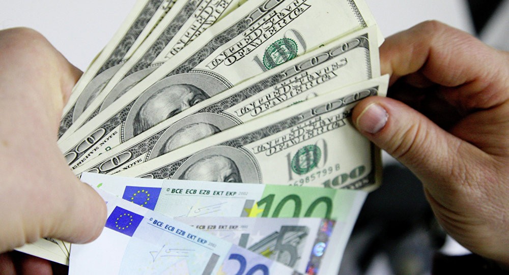 ЦБ Узбекистана уравняет официальный курс доллара с рыночным на основе предложения и спроса