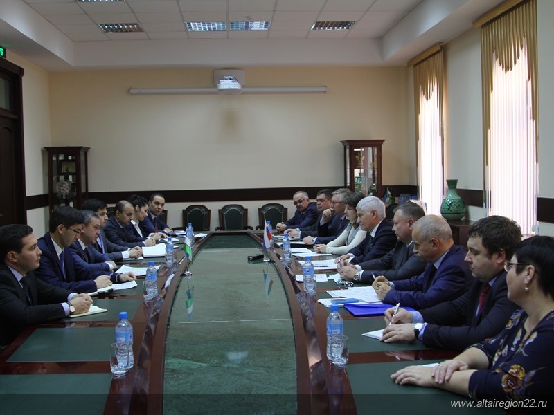 Узбекистан налаживает сотрудничество с Алтайским краем