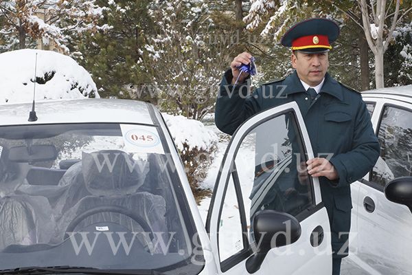 210 инспекторов профилактики Ташкента получили ключи от квартир и автомобилей