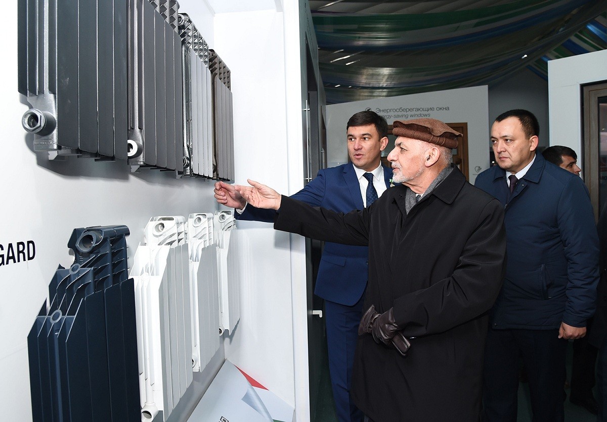 Президент Ашраф Гани ознакомился с промышленной продукцией Узбекистана