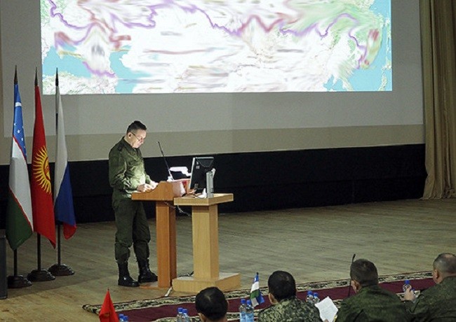 Новые методики боевой подготовки: офицеры Генштаба ВС Узбекистана приняли участие в сборе ЦВО