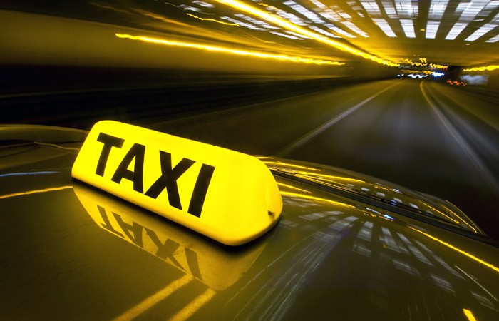 Услуги такси разрешат оказывать физлицам