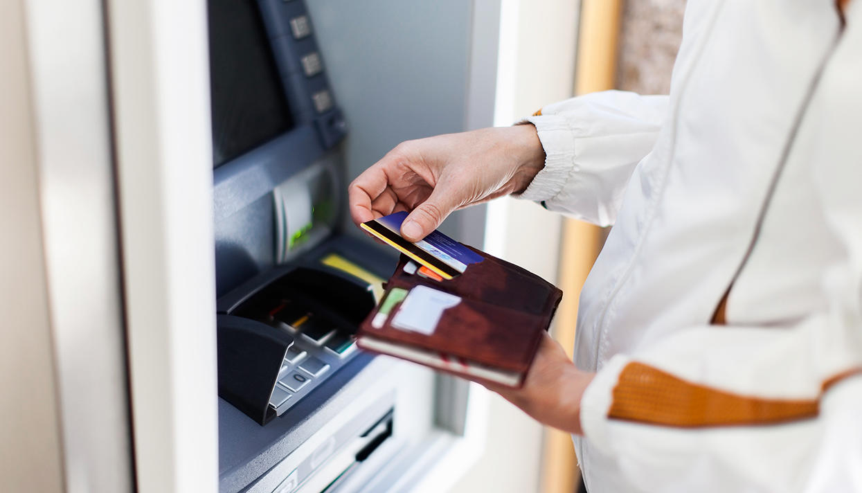 Лимит для снятия наличных в банкоматах увеличился до 200 тысяч сумов