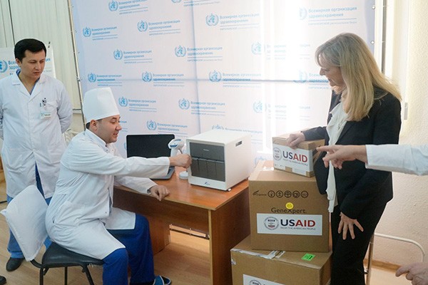 Минздрав Узбекистана закупил у США оборудование для ускоренной диагностики ТБ