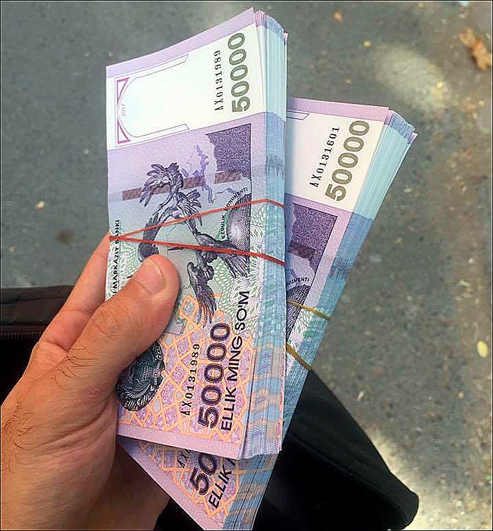 В Узбекистане упростили ввоз и вывоз национальной валюты