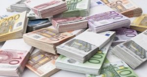ЦБ установил новые курсы валют: евро подорожал на 7 сумов