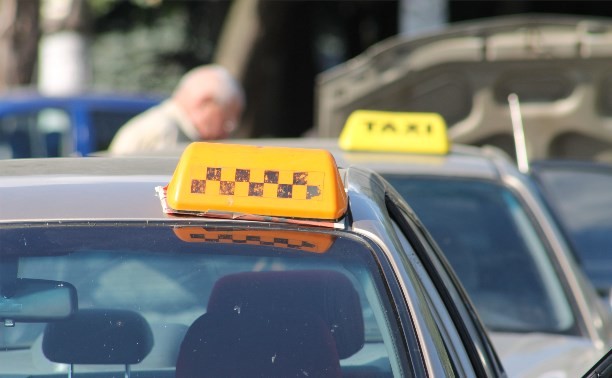 Индивидуальным предпринимателям разрешили оказывать услуги такси