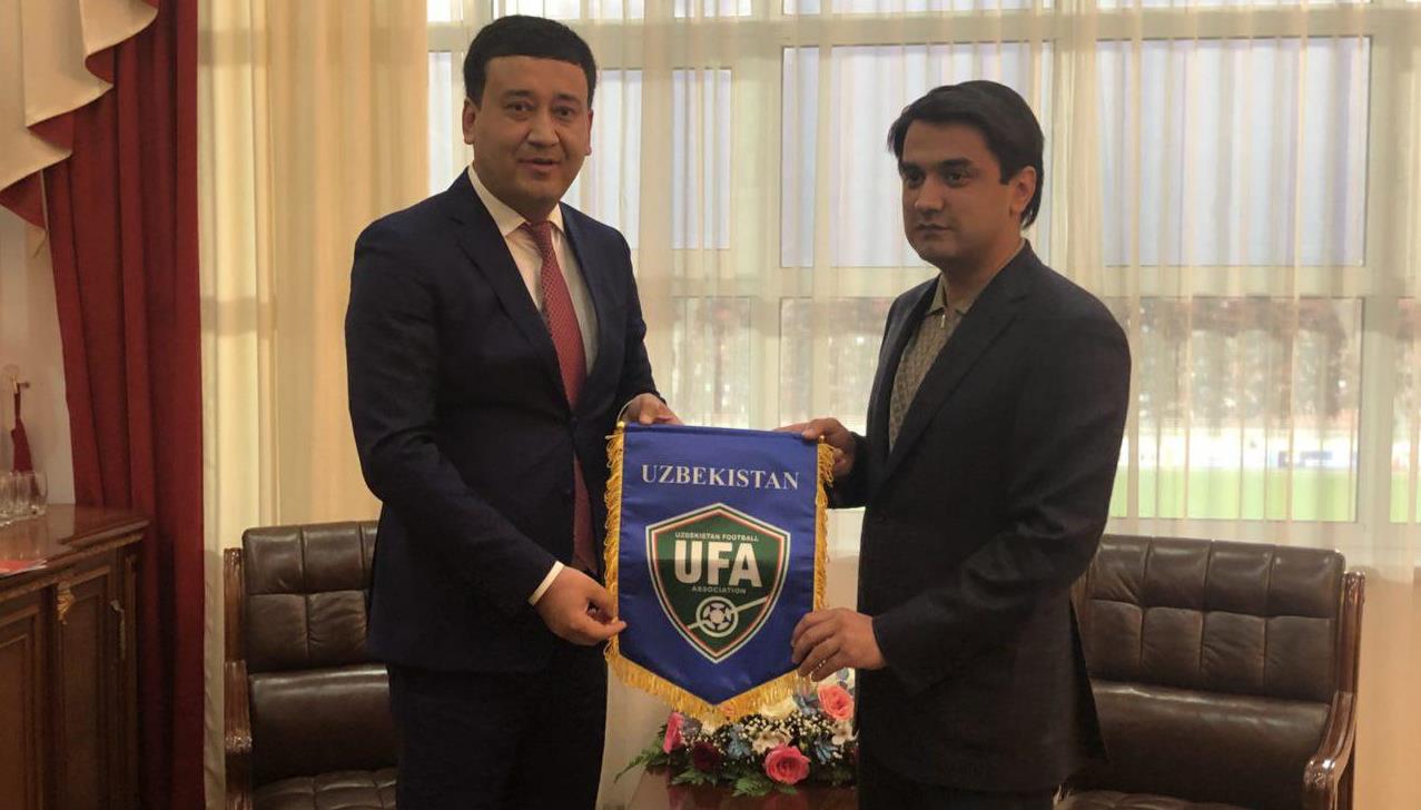 Футболисты Таджикистана будут тренироваться в Узбекистане
