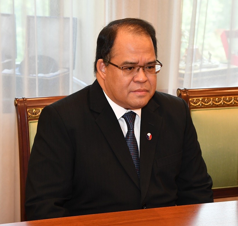 Глава МИД принял нового посла Филиппин