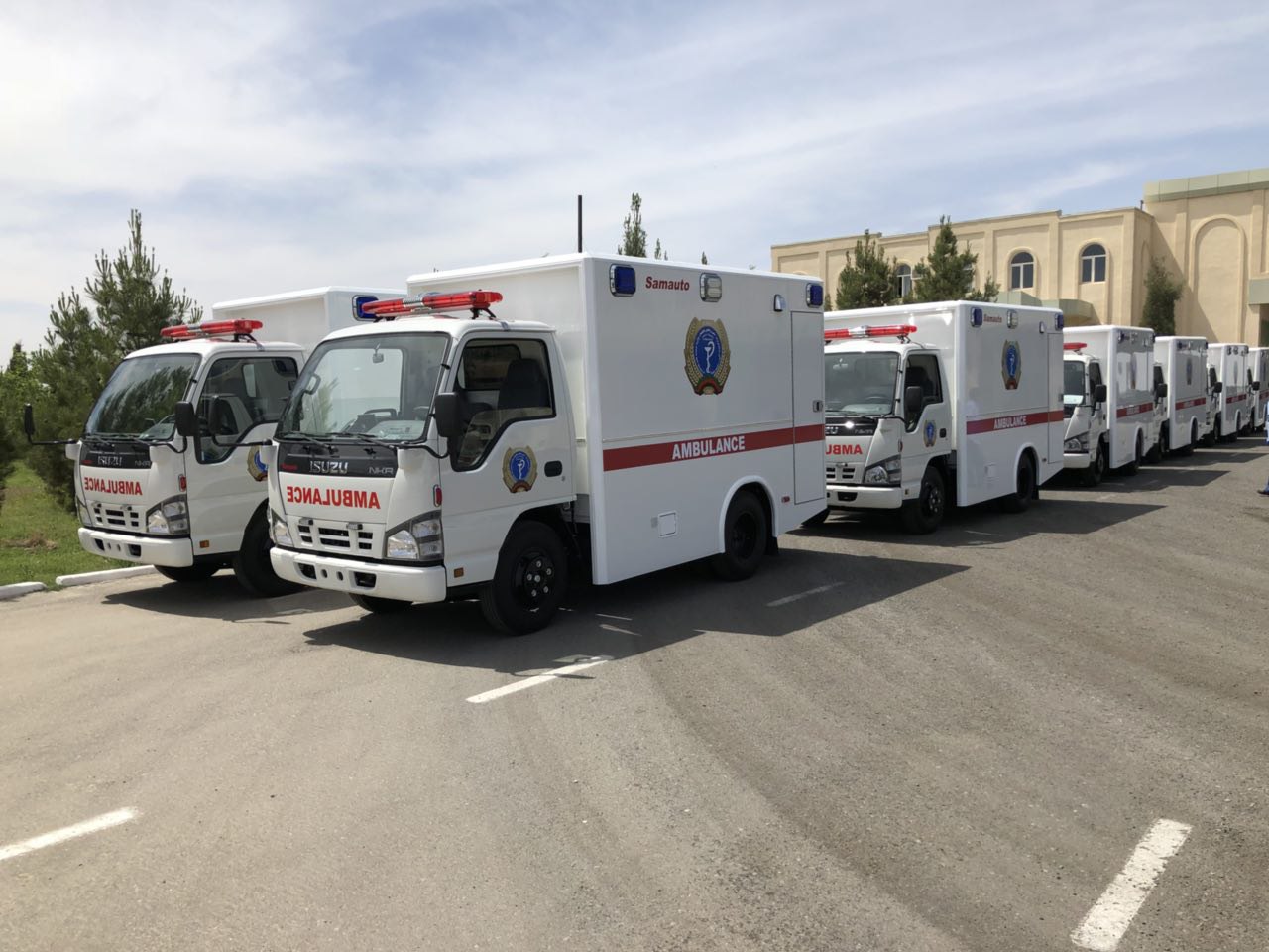 Узбекистан поставил в Афганистан автомобили скорой помощи