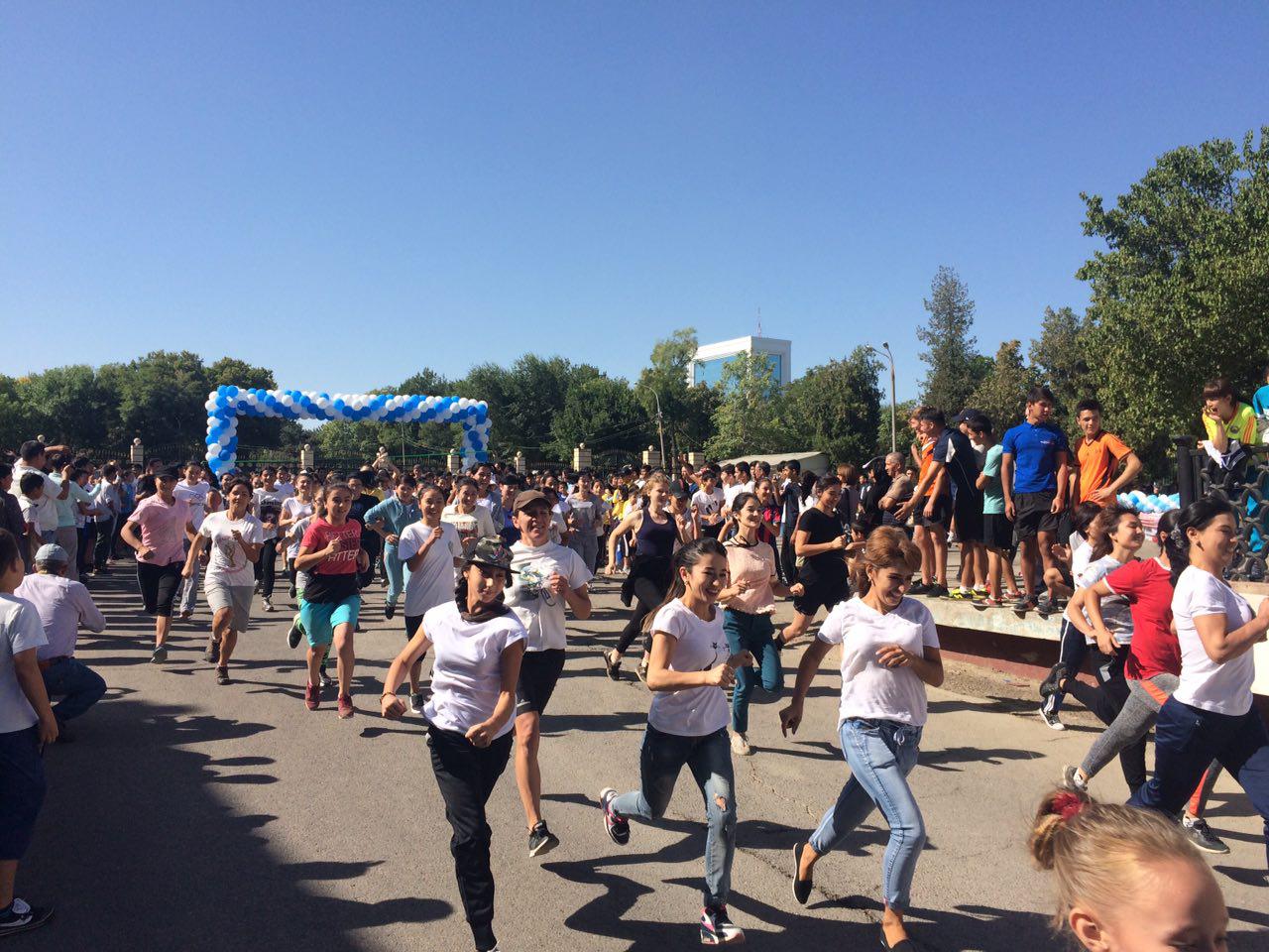 В Ташкенте прошел массовый забег в честь 27-летия независимости Узбекистана