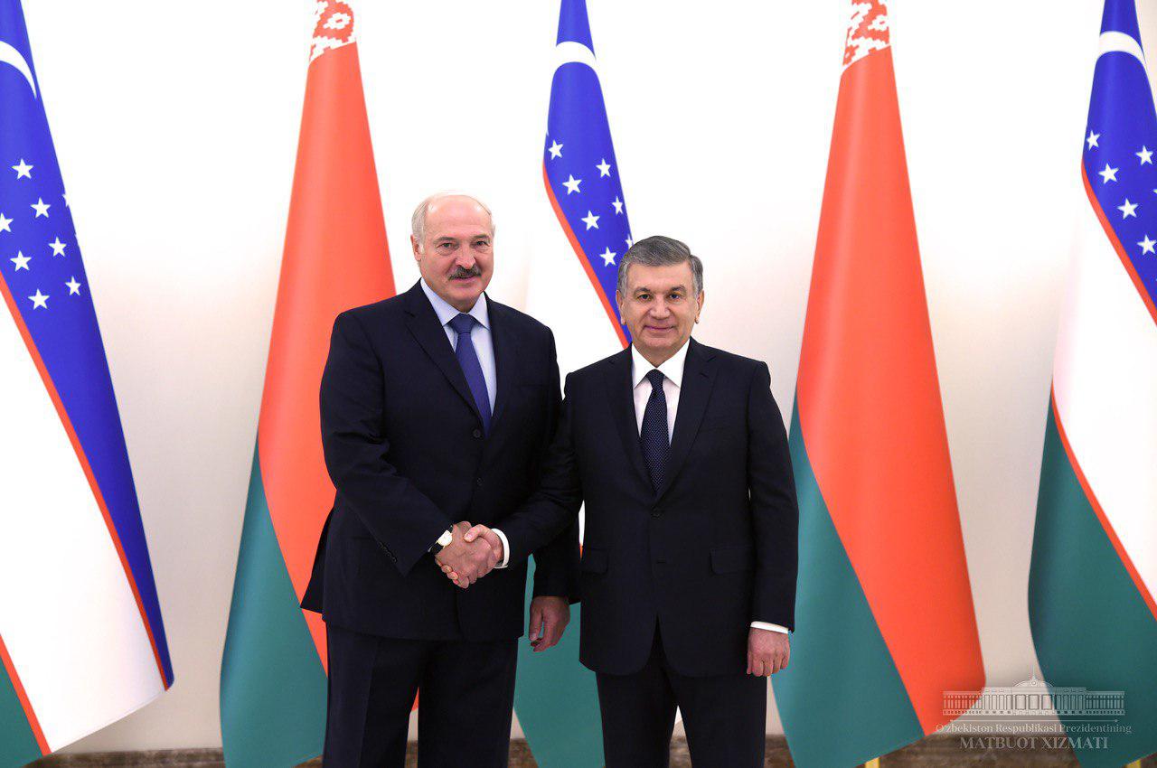 Лукашенко пригласил Мирзиёева посетить Беларусь
