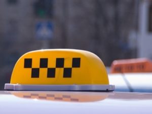 Таксист-частник без лицензии приговорен к двум годам исправительных работ