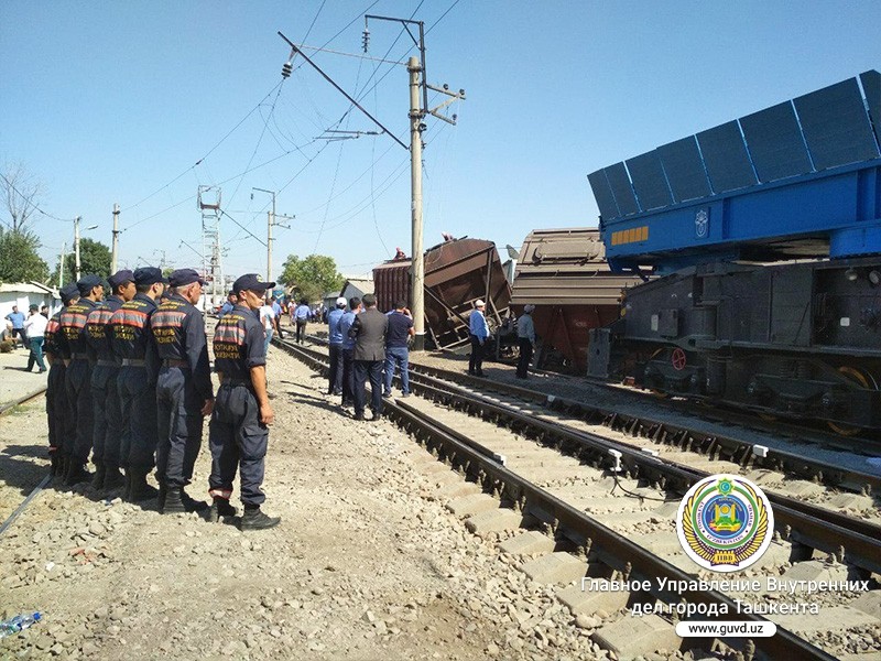 В Ташкенте сошел с рельсов грузовой поезд
