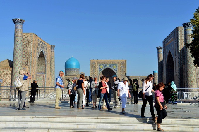 Туристам из Франции теперь не нужна виза в Узбекистан