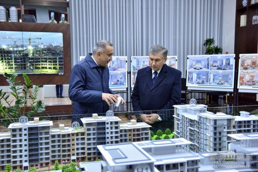 Президент осмотрел строительство делового центра Tashkent City