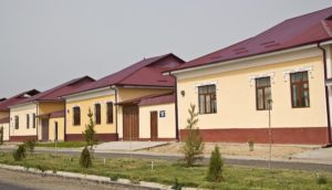 В Сырдарьинской области трудовые отряды «Бунёдкор» строят дома по типовым проектам
