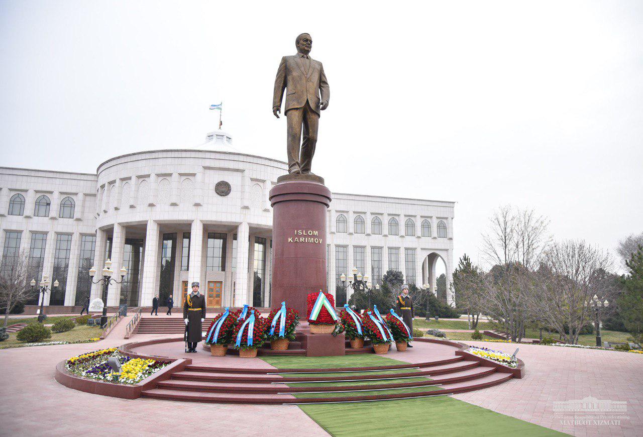 В Узбекистане почтили память Первого Президента