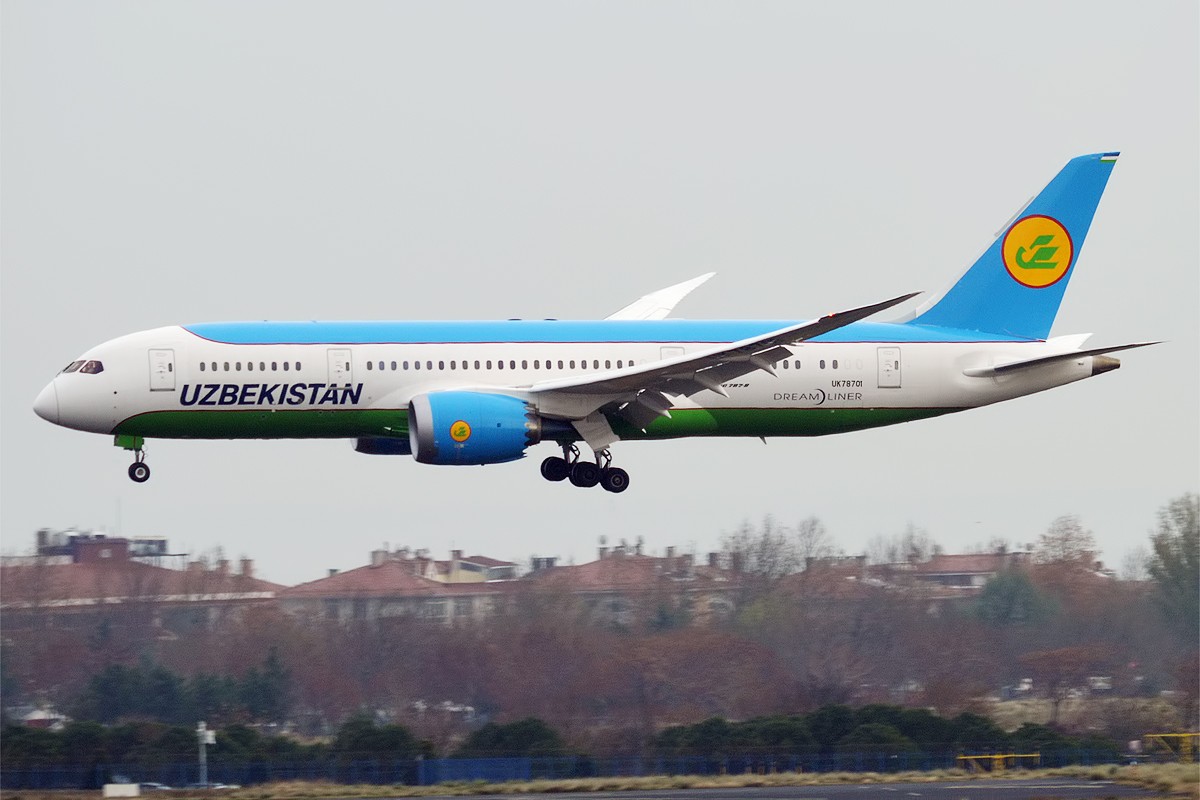 «Модифицированный» Dreamliner вернулся из Амстердама в Ташкент