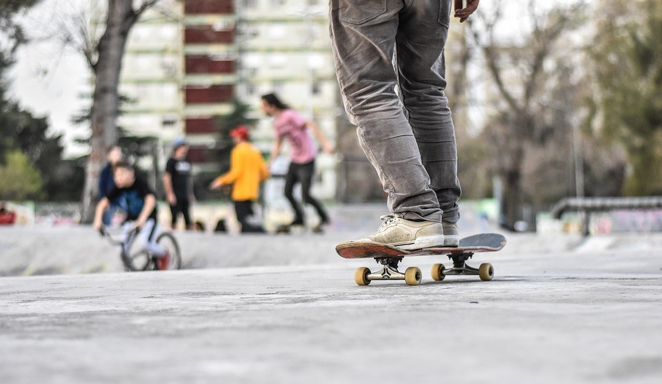 «Замечание о безопасности»: мужчина устроил разборки с подростками в скейт-парке Ташкента