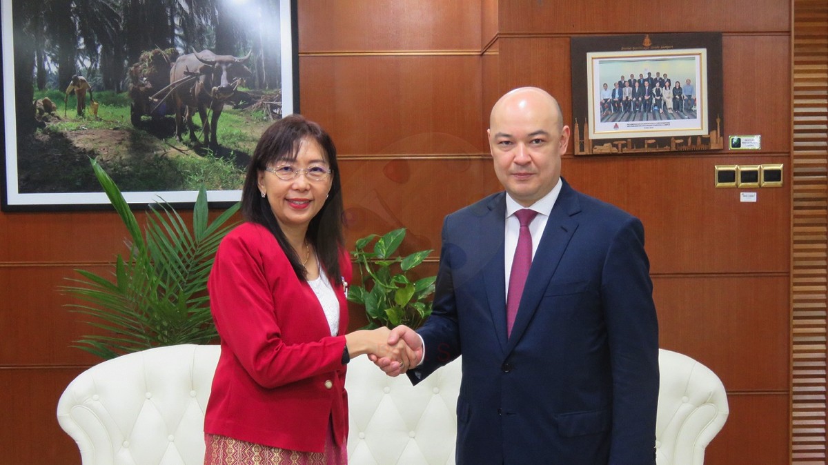 Посол Узбекистана провел переговоры с главой Минпрома Малайзии