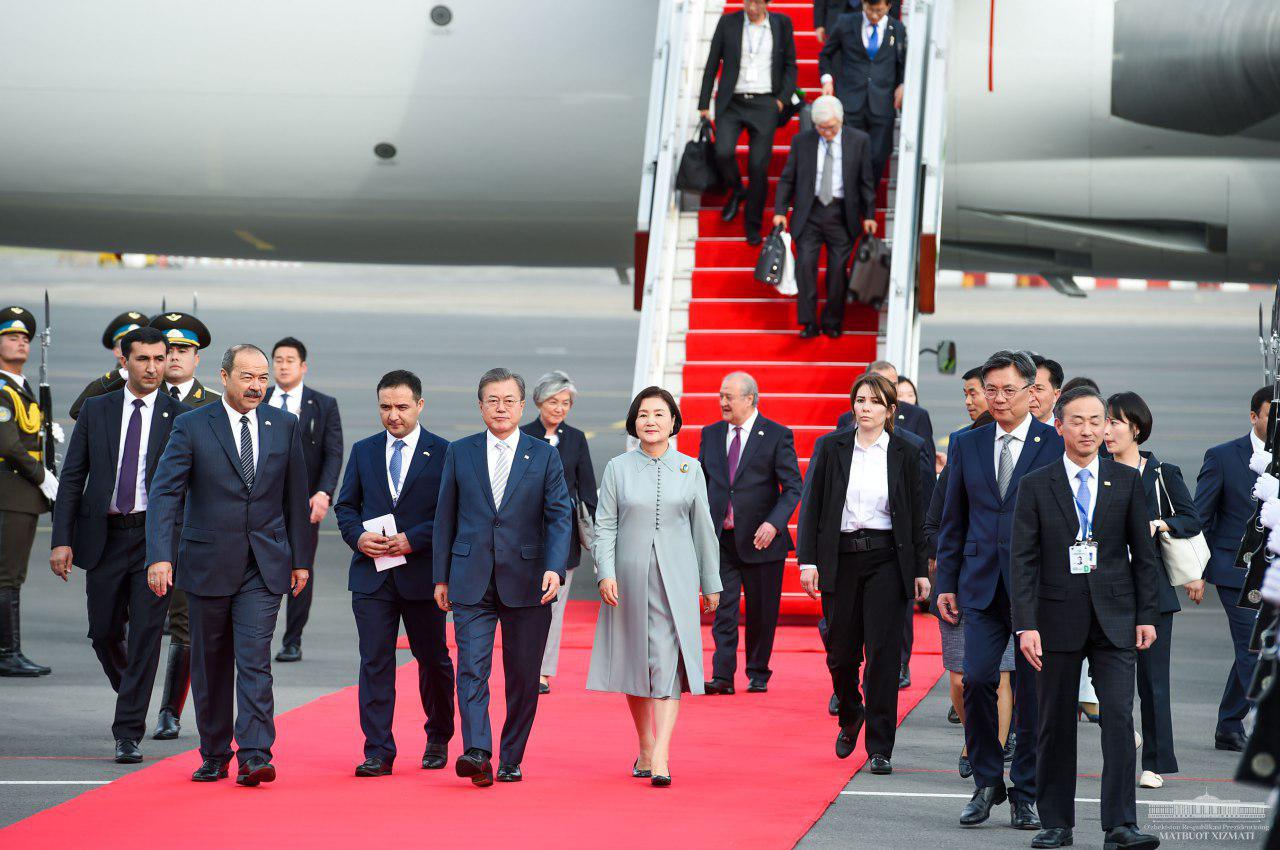 Президент Южной Кореи прибыл с госвизитом в Узбекистан