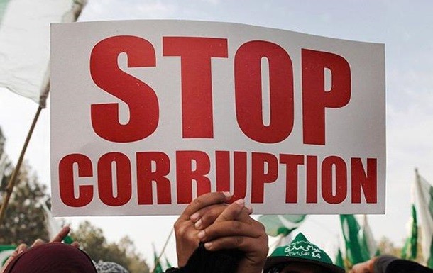 Увеличение зарплаты и декларирование доходов чиновников: Как в Узбекистане борются с коррупцией