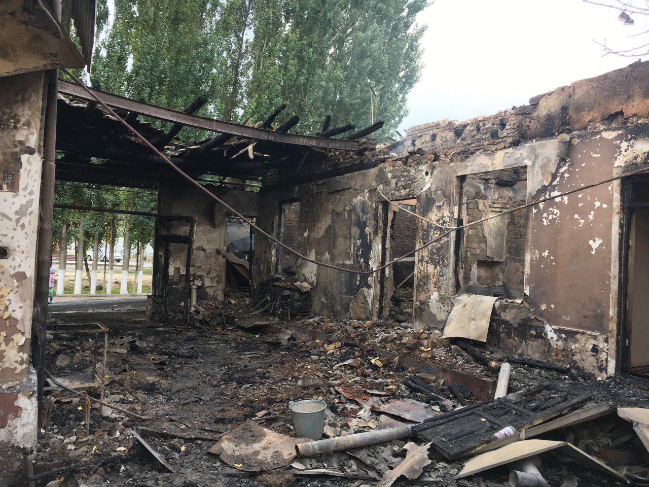 Два дома пострадали от пожара в Андижане