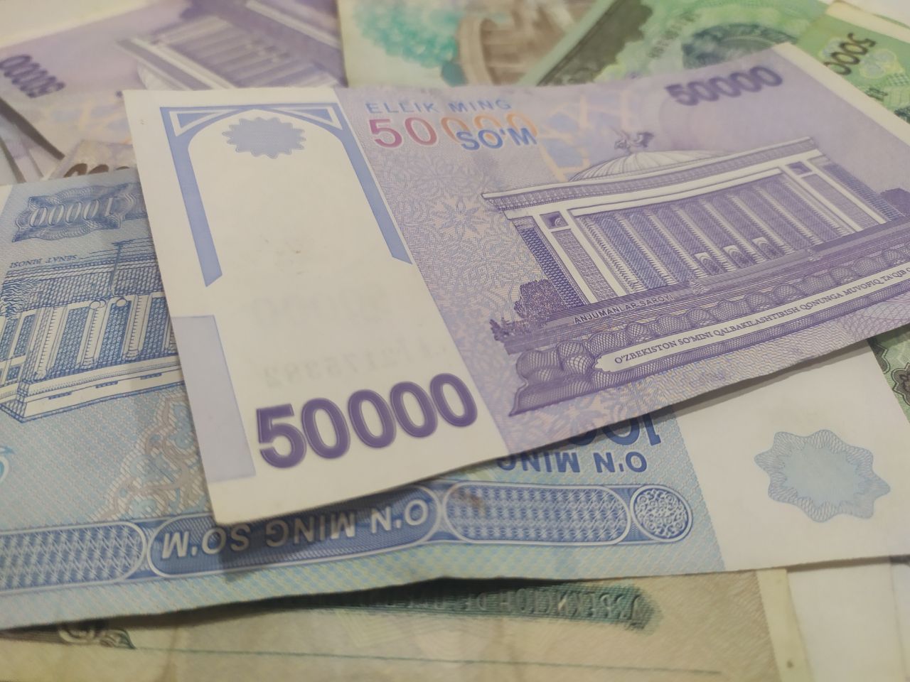 Об обороте наличных денег в Узбекистане