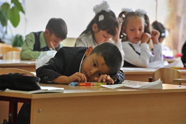 Дети в тени или Почему детям мигрантов из Узбекистана сложно получить образование в России