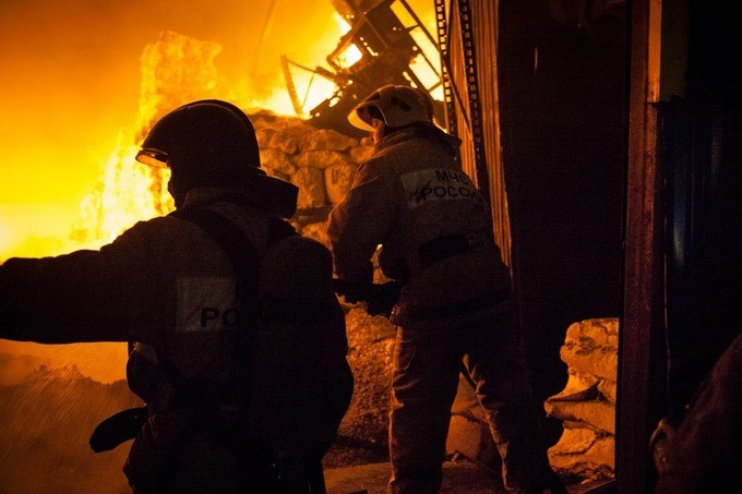 При пожаре на месторождении в России погибли три узбекистанца