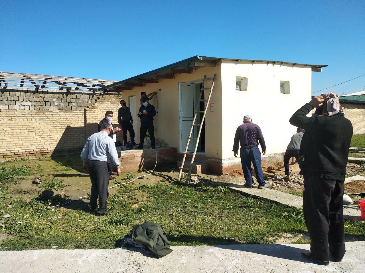 Daryo: хоким Нарпайского района поручил учителям ремонтировать туалеты