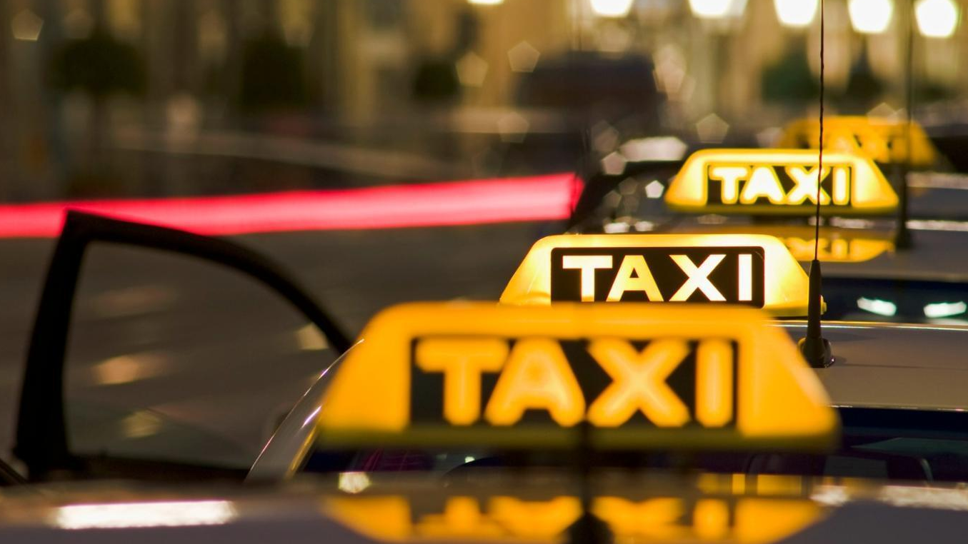 Жителей Ташкента попросили пользоваться услугами только лицензированных такси