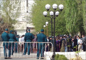 Митинглар тўғрисидаги янги қонун лойиҳасида флешмоблар ва пикетларни тартибга солиш таклиф этилмоқда