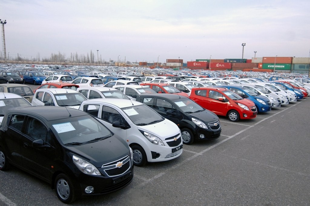 Продажи узбекских машин в России сократились в полтора раза