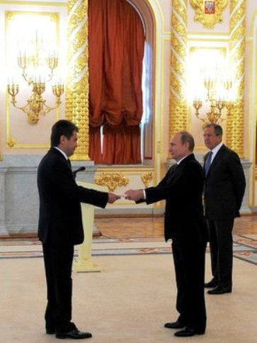 Посол Узбекистана вручил верительные грамоты президенту России