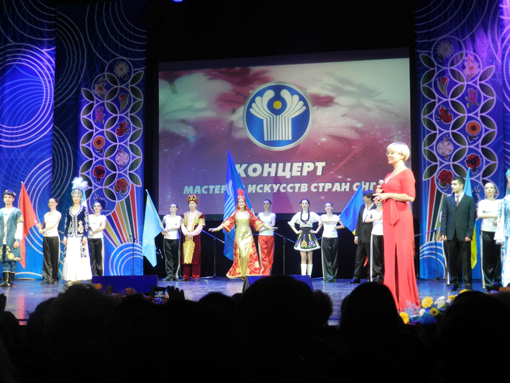Гастроли Самаркандского театра исторического костюма в России