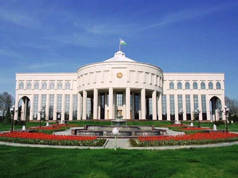 Четыре политические партии Узбекистана получили допуск к участию в выборах Президента