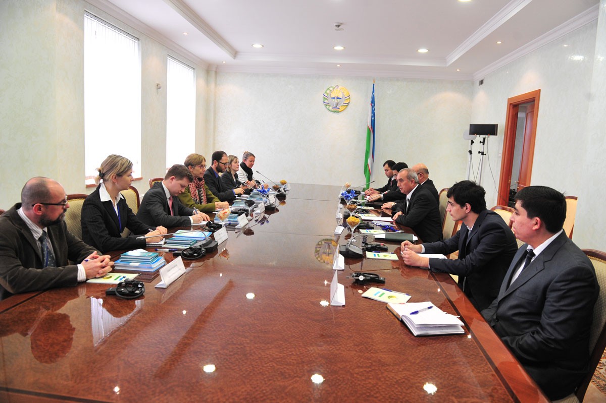 Ограниченная миссия наблюдателей БДИПЧ ОБСЕ приступила к работе в Узбекистане
