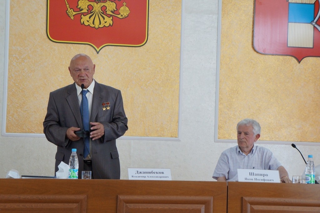 Владимир Джанибеков и Яков Шапиро встретились с жителями и гостями Уссурийска