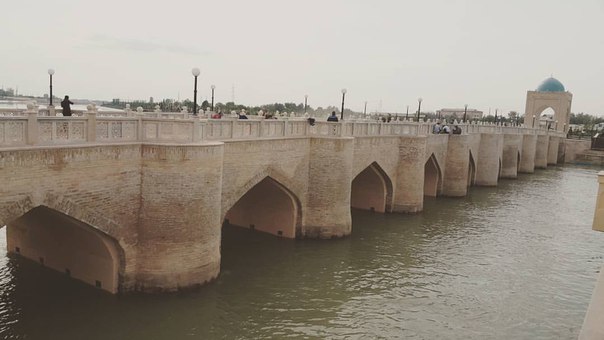В Карши реконструировали мост Амира Тимура