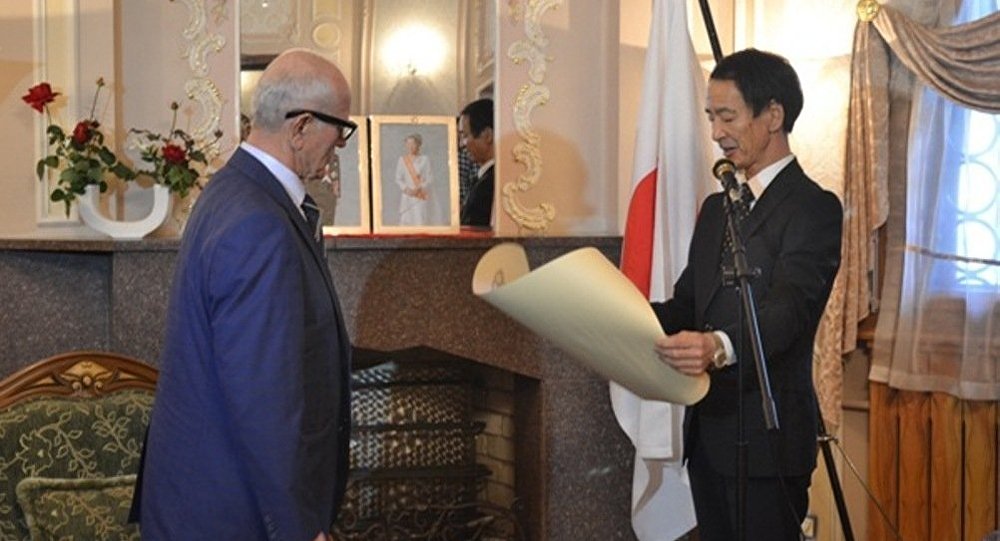 Узбекистанца наградили японским императорским Орденом