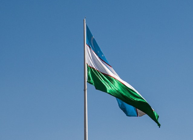Сенаторы одобрили смягчение требований к использованию флага Узбекистана -  Anhor