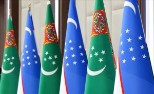 Флаги Узбекистана и Туркменистана