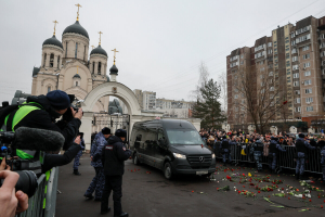 В российских государственных СМИ запретили публиковать репортажи с похорон Навального